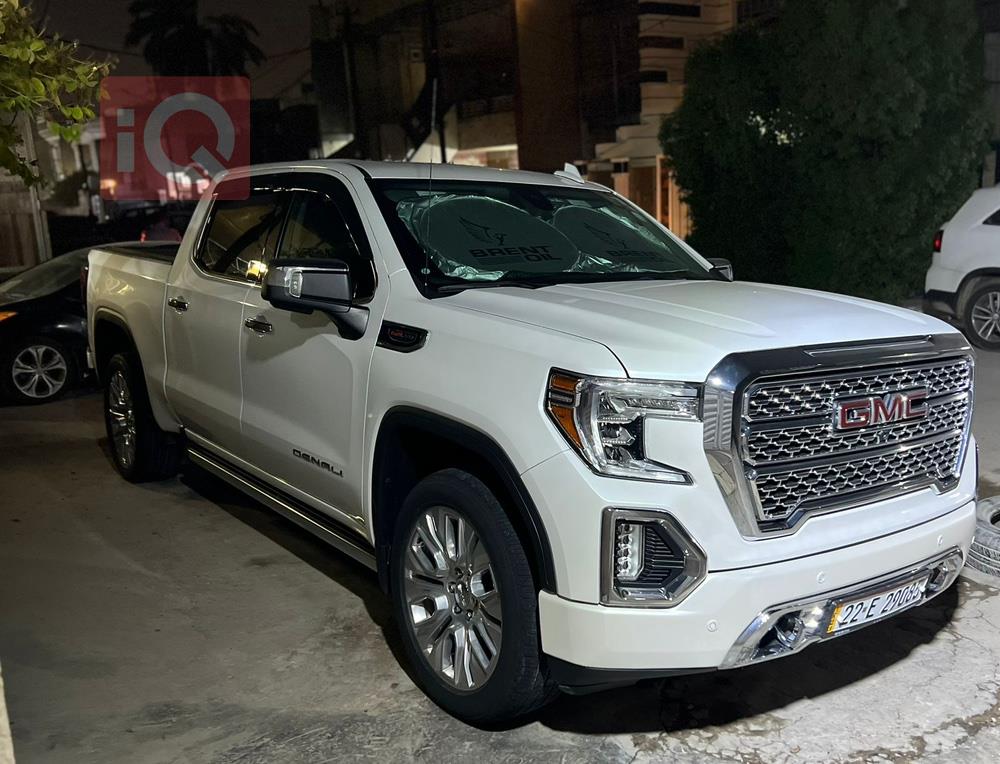GMC Sierra